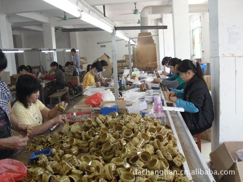 经营部是广州荔诺照明电器厂的销售负责部门,本厂是专业设计制造电子